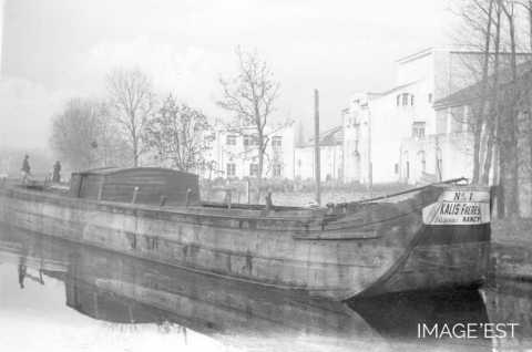 Péniche (Thaon-les-Vosges)