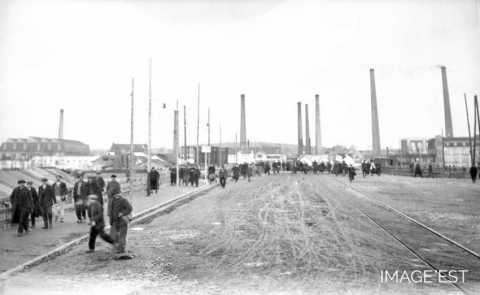 Sortie d'usine (Thaon-les-Vosges)