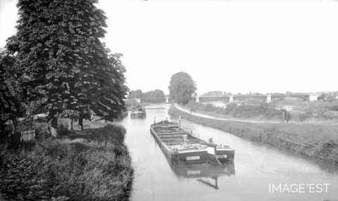 Canal de la Marne au Rhin (Toul)