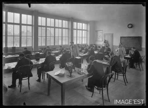 Salle d'examen de l'École supérieure de pharmacie (Nancy)