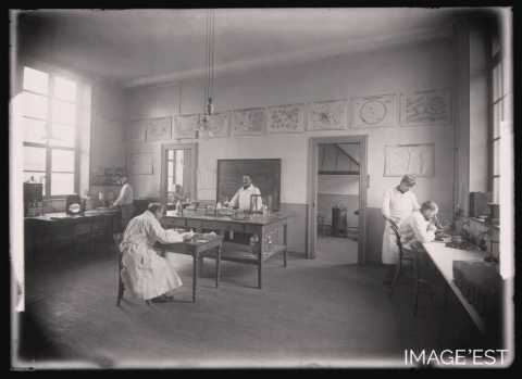 Salle de l'École supérieure de pharmacie (Nancy)
