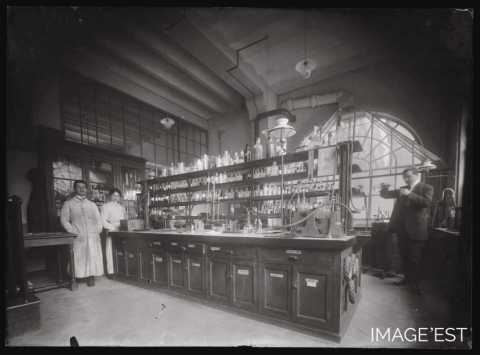 Laboratoire de l'École supérieure de pharmacie (Nancy)