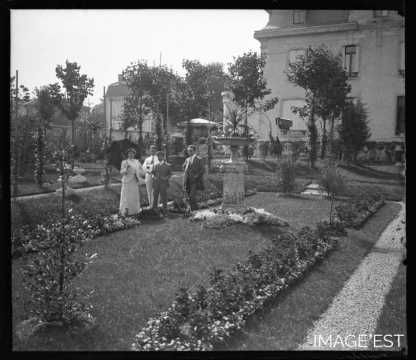 Dans le jardin de la villa Fruhinsholz (Nancy)