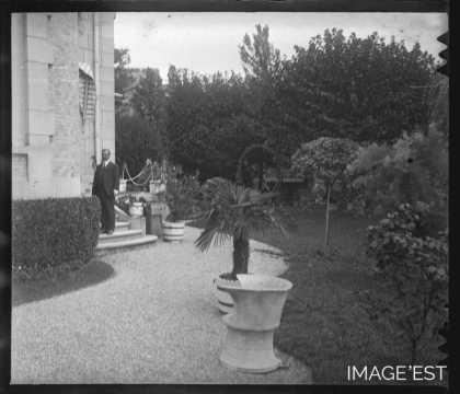 Dans le jardin de la villa Fruhinsholz (Nancy)