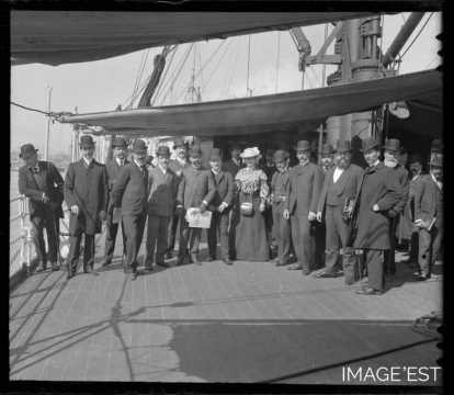 A bord du transatlanique " Magellan "