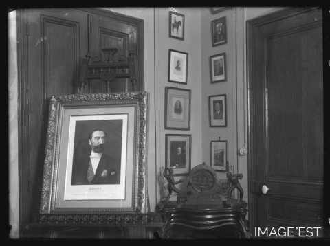 Intérieur du chalet de la tonnellerie Fruhinsholz (Nancy)