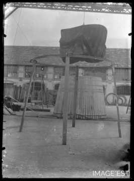Cintrage d'un grand foudre (Nancy)
