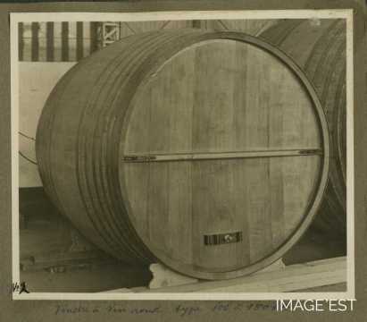 Foudre à vin rond de la tonnellerie Adolphe Fruhinsholz (Nancy)