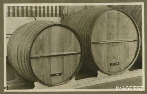 Foudres à vin rond de la tonnellerie Adolphe Fruhinsholz (Nancy)
