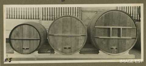 Foudres à vin rond de la tonnellerie Adolphe Fruhinsholz (Nancy)