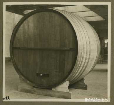 Foudre à vin rond de la tonnellerie Adolphe Fruhinsholz (Nancy)