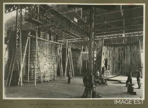 Cerclage et montage de cuves de la tonnellerie Adolphe Fruhinsholz (Nancy)
