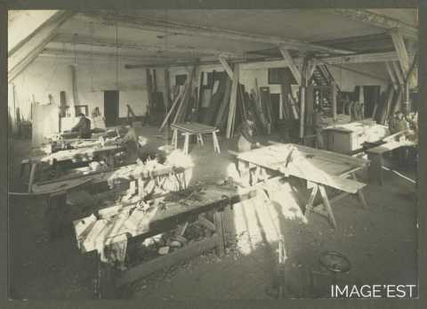 Intérieur d'un atelier de la tonnellerie Adolphe Fruhinsholz (Nancy)