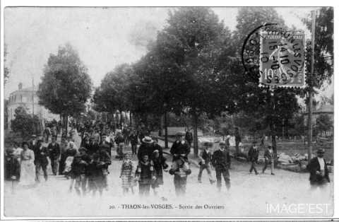 Sortie d'ouvriers (Thaon-les-Vosges)