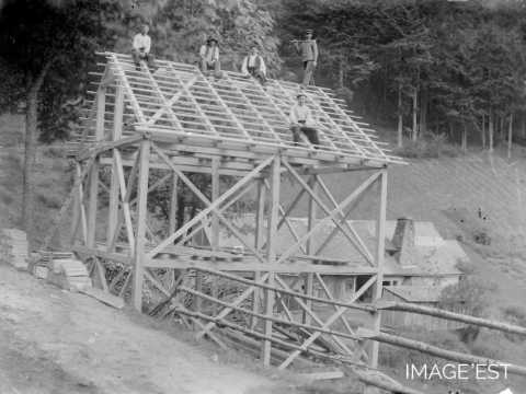 Construction d'une maison (Le Bonhomme)