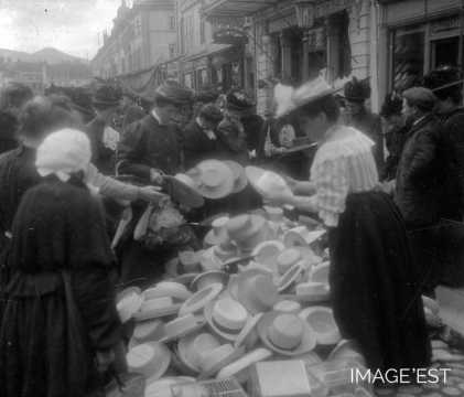 Vente de chapeaux (Saint-Dié-des-Vosges)
