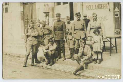 Soldats et officiers français (Bayonville-sur-Mad)