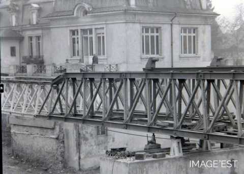 Reconstruction du pont (Charmes)