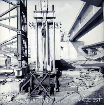 Reconstruction du pont (Charmes)