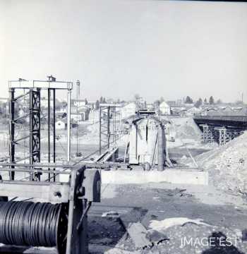 Reconstruction du pont (Charmes)