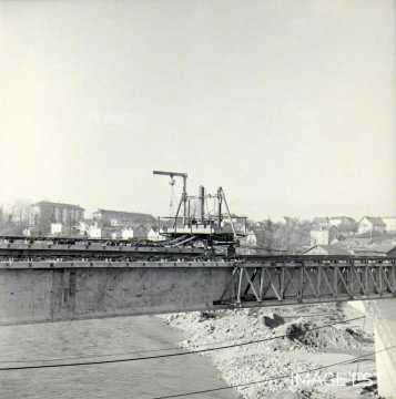 Reconstruction du pont (Charmes)