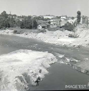 Reconstruction du pont (Charmes)