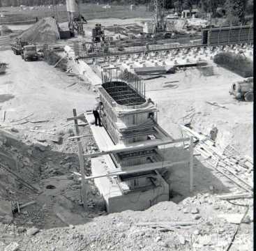 Reconstruction du pont (Charmes)