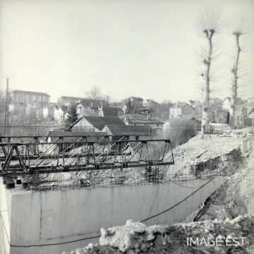 Reconstruction du pont (Charmes)