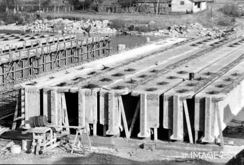 Reconstruction du pont (Charmes)