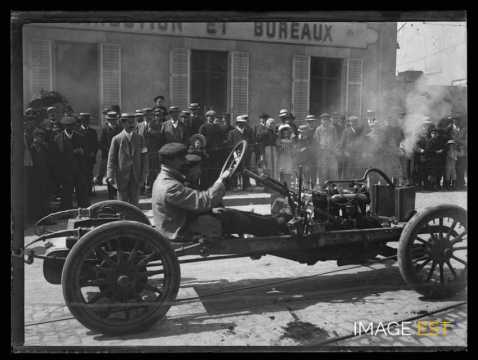 Essai automobile (Nancy ?)