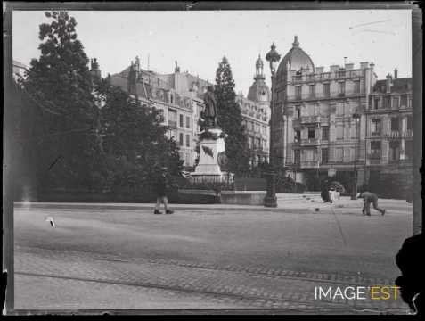 Place et statue Thiers (Nancy)