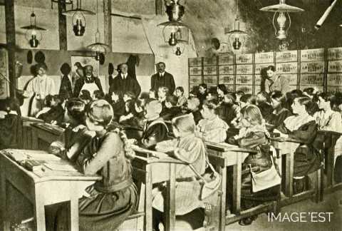 Une école souterraine (Reims)