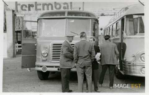 Autobus à l'arrêt (Nancy)