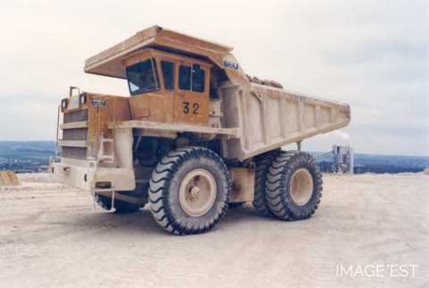 Camion chargé de pierres (Haudainville)