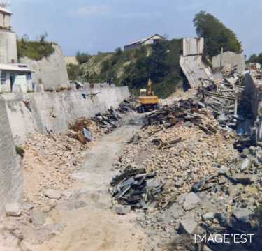 Démantelèment de l'usine des fours à chaux (Montgrignon)
