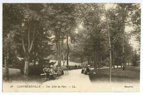 Allée du parc (Contrexéville)