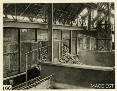 Déchargement du coke (Mont-Saint-Martin)
