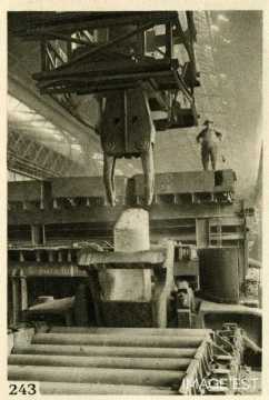 Laminage d'un gros lingot à brames (Mont-Saint-Martin)