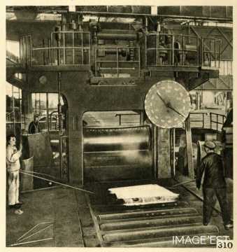 Laminage d'une tôle (Mont-Saint-Martin)