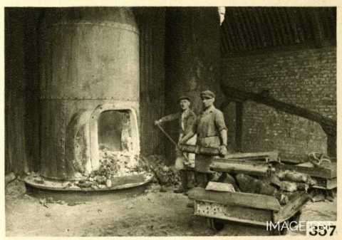 Chargement du cubilot (Mont-Saint-Martin)