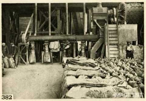 Ensacheurs automatiques de scories (Mont-Saint-Martin)