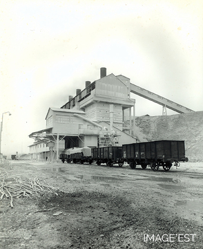 Chargement de wagons de chaux à Billemont (Dugny-sur-Meuse)