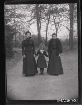 Groupe de femmes (Amance)