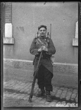 Militaire en uniforme (Toul)