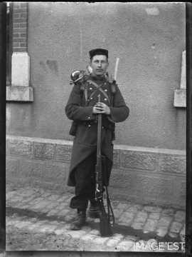 Militaire en uniforme (Toul)