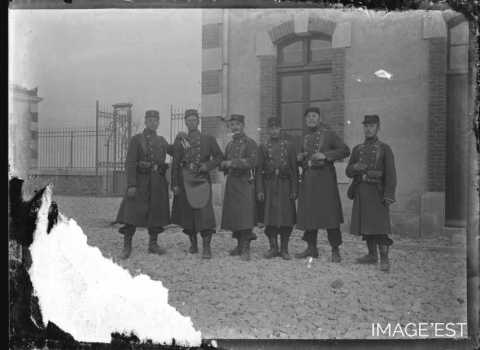 Militaires en uniforme (Toul)