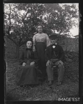 Couple de personnes âgées (Amance)
