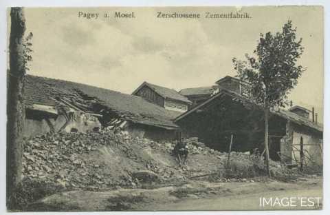 Usine Fabius Henrion en ruines (Pagny-sur-Moselle)