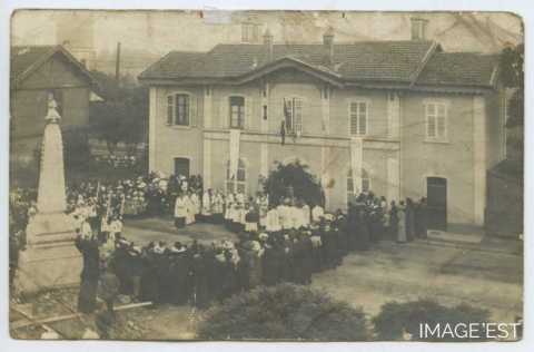 Cérémonie religieuse (Pagny-sur-Moselle)