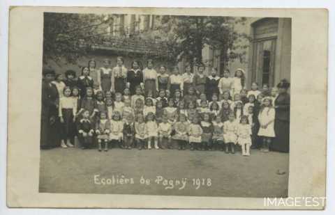 Photographie de classes (Pagny-sur-Moselle)